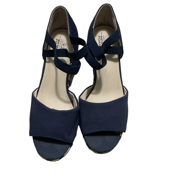 LifeStride Wedges with Memory Foam - Size 8 - Picture 2 of 5